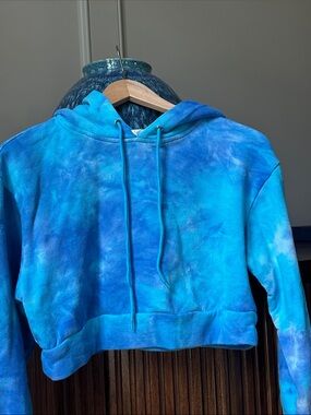 Blue Tie-Dye Cropped Hoodie - Women